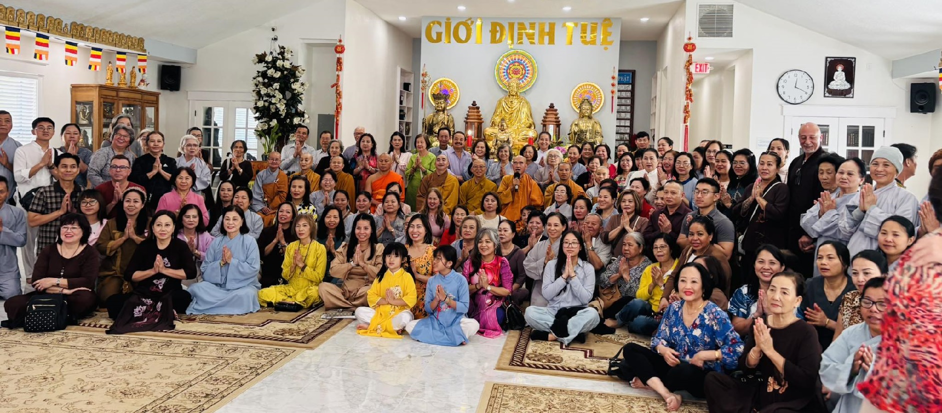 Phái Đoàn Hành Hương Đến Thăm Chùa Hải Đức...